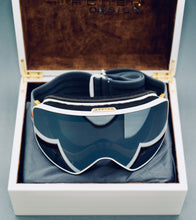 Load image into Gallery viewer, Limited Edition SKIBRILLE WD1811 BLACK &amp; GOLD Luxus Geschenkset - WAGNER DESIGN