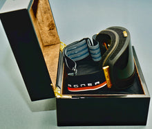 Load image into Gallery viewer, Limited Edition SKIBRILLE WD1811 BLACK &amp; GOLD Luxus Geschenkset - WAGNER DESIGN